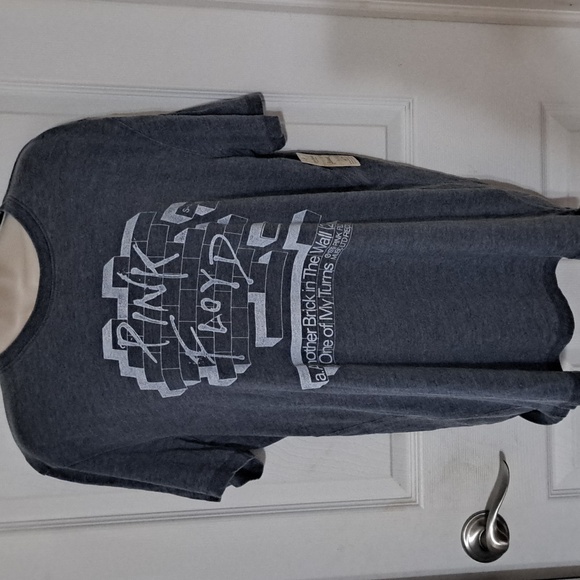 Pink Floyd Graphic Tee - Picture 2 of 8